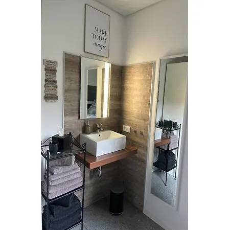 Vakantiehuis In Am Badesee Gönnersdorf